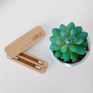 reusable silicone buds with magnetic case